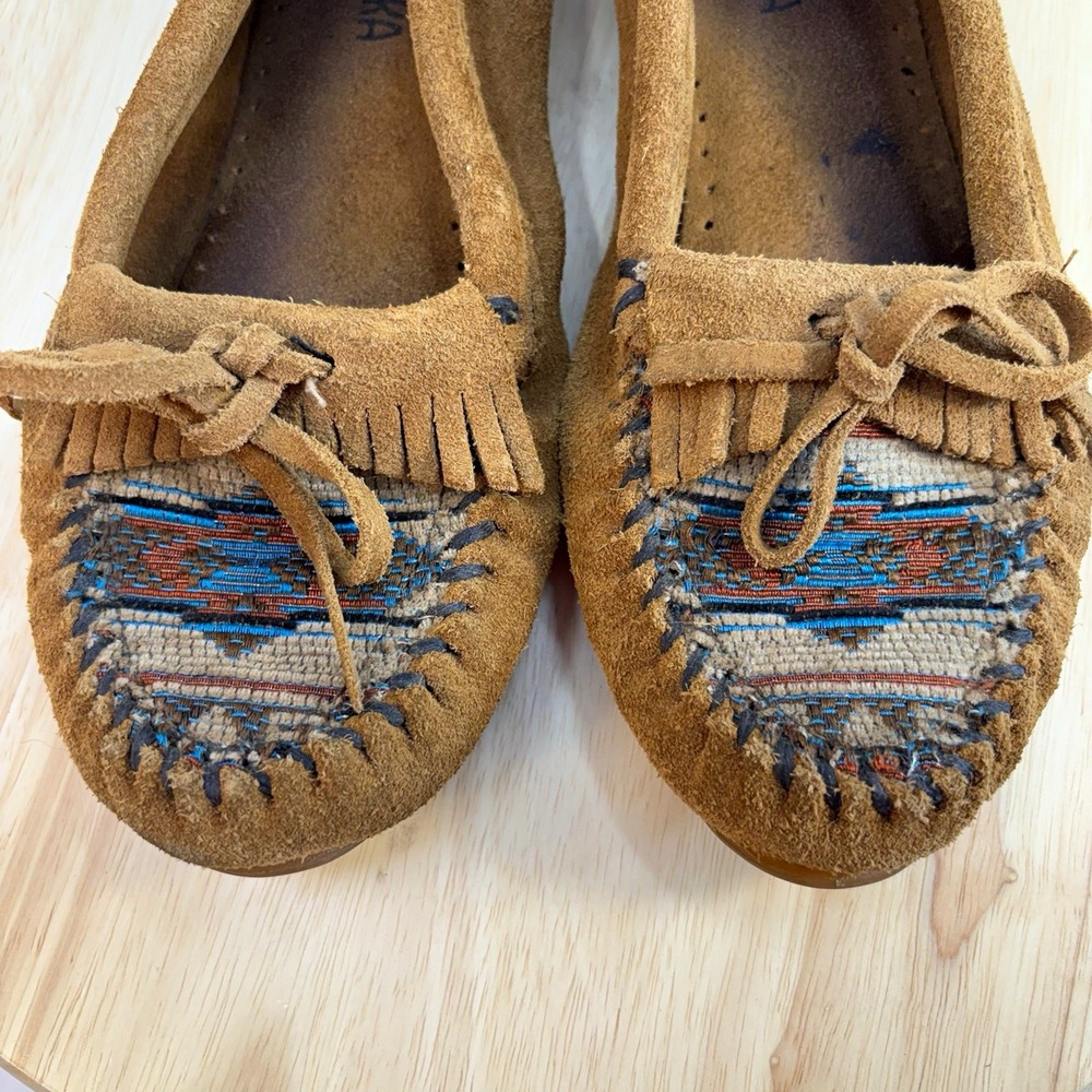 Minnetonka 471K Women's Brown Suede Fringe Moccasin Slip-On Slippers Size 8